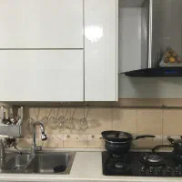 کابینت سفید هایگلاس