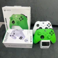 دو دسته xbox +استیشن شارژ