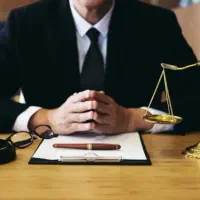 وکیل پایه یک دادگستری