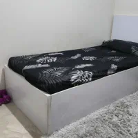 تخت و تشک یک نفره