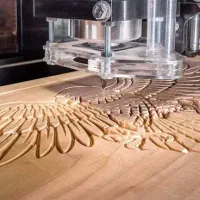 اپراتور سی ان سی برش چوپ