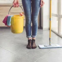 به یک خانم برای مرتب کردن نیاز دارم