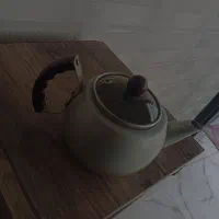 قوری و بشقاب