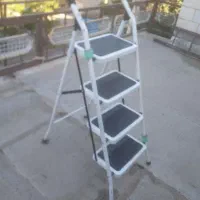 نردبان تاشو