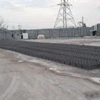 کارگر بلوک زنی با بیمه
