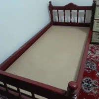 تخت خواب یه نفره بزرگ