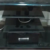 زیر تلویزیون شیشه‌ای