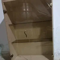 ویترین شیشه ای