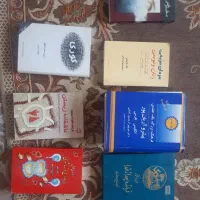 کتب داستان و دیکشنری