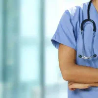 پرستار و روانشناس مرکز ترک اعتیاد