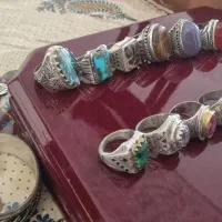 انگشتر و دستبند و گردنبند