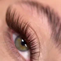 آموزش کاشت و اکستنشن مژه