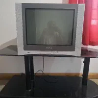 تلویزیون با میز