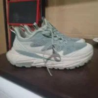 یک جفت کتونی اورجینال