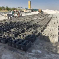 استخدام دو نفر کارگر و دو نفر بلوک زن حرفه ای