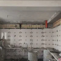 کارگر کاشی کار نیمچه بنا
