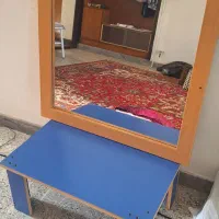 آیینه قابل نصب روی دیوار/ وسایل دیگه هم هست