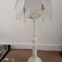 آباژور ایستاده