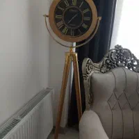 ساعت ایستاده درخدنونو
