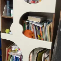 تخت و کتابخانه آپادنا