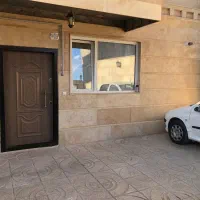 فاز4گلشهر همکف100متر دوخواب