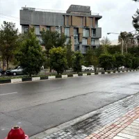 کار در املاک خانم یا اقا