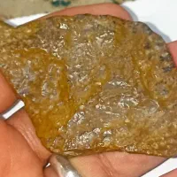 دو عدد مشکوک بشهاب سنگ یا سنگهای عجیب .