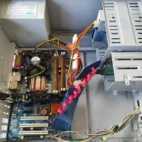 کامپیوتر ۲هسته با رم ۳ ddr2 هارد ۱۶۰ گرافیک ۵۱۲|رایانه رومیزی|چالوس, |دیوار