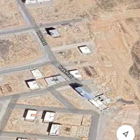 زمین ده هکتاری کلانشهر