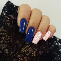 خدمات کاشت و آموزش ناخن