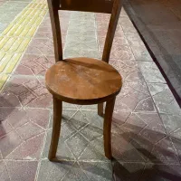 صندلی چوبی