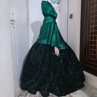 لباس مجلسی به همراه شنل