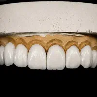 لابراتوار و پروتز های تخصصی ارتا پذیرش کاراموز