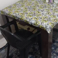 میز نهار خوری به ابعاد نود در نود