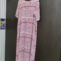 پیراهن ای زنانه