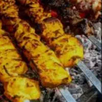 به یک آشپز نیازمندیم با جای خواب
