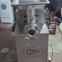 یخچال و چرخ گوشت و اره قصابی