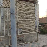در مغازه بزرگ تمیز