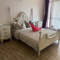 تخت کلاسیک تمیز