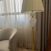 اباژور ایستاده