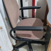 میز و صندلی گردان در حد نو