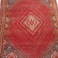 یک تخته فرش دستباف قدمت دار