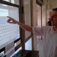 ویدیو پروژکتور سینمایی با تصویر بزرگ ال سی دی 3D