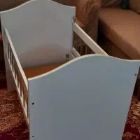 تخت کنار مادر نو همراه با تشک
