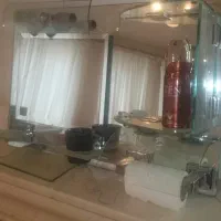 آینه سرویس بهداشتی شیشه ای،با روشویی پایه دار سالم