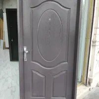 درب ورودی با چهارچوب قفل و دستگیره