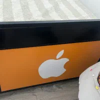 یک عدد تخت و‌ تشک و یک عدد مبل تخت خواب شو