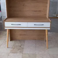 میز تحریر کتابخانه دار