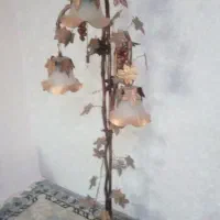 آباژور ایستاده