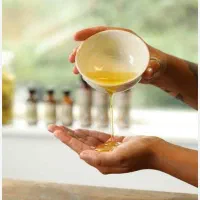 ارائه روغن ماساژ حجم و فرم بانوان درسالن